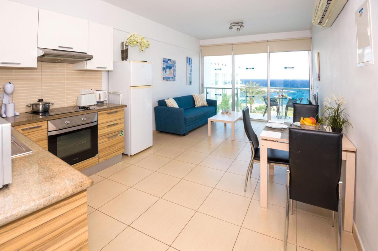 Gabriela - Coralli Beachfront Apartment 프로타라스 외부 사진