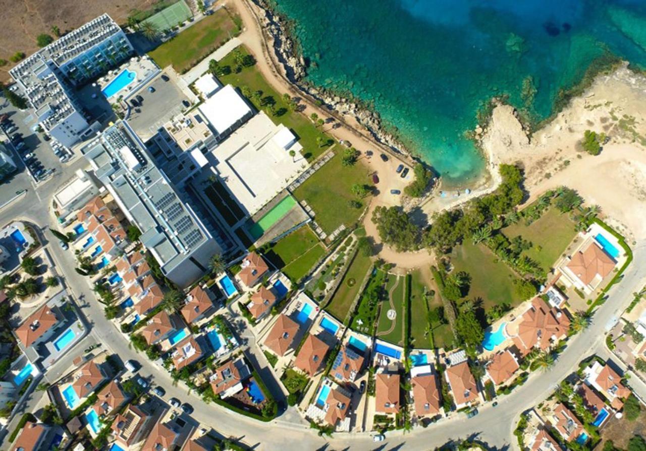 Gabriela - Coralli Beachfront Apartment 프로타라스 외부 사진