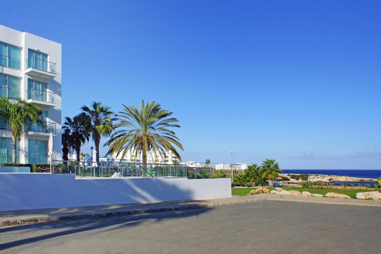 Gabriela - Coralli Beachfront Apartment 프로타라스 외부 사진